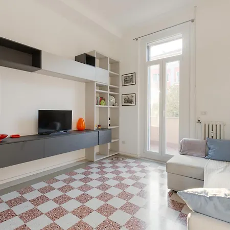 アパート Guesthost - M4 Argonne Cosy ミラノ