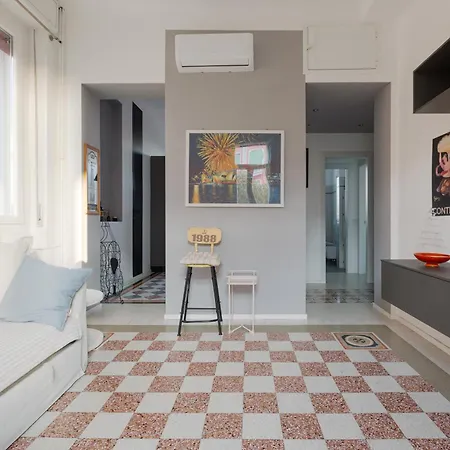 Guesthost - M4 Argonne Cosy アパート *