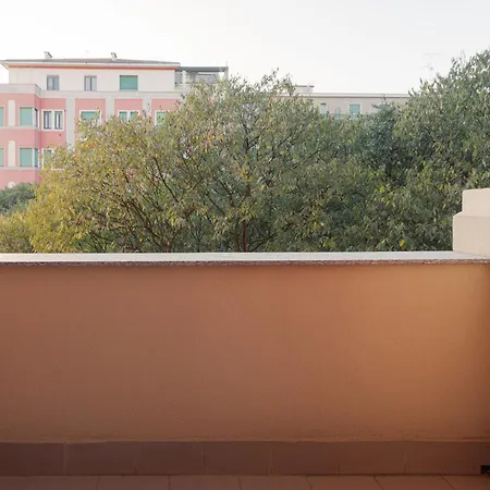 Guesthost - M4 Argonne Cosy アパート ミラノ